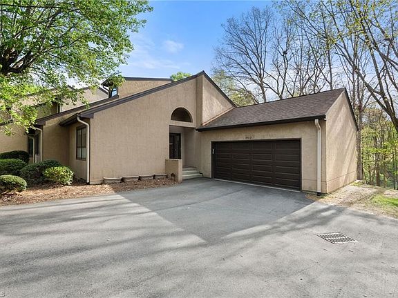 3rd image of 1955 Eastchester Dr Unit D