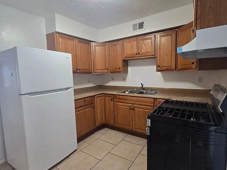 1832 Buena Vista Dr SE #A — Photo 5