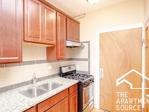 2nd image of 5555 W Belmont Ave #2