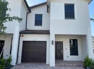 212 SW 159th Ter, Pembroke Pines, FL 33027