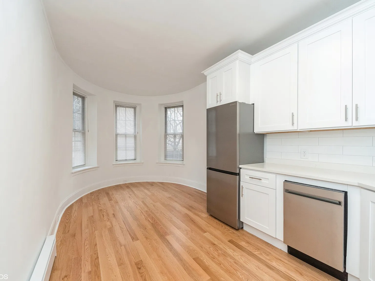 3 bed, 750 sqft, $5,575 — Photo 3