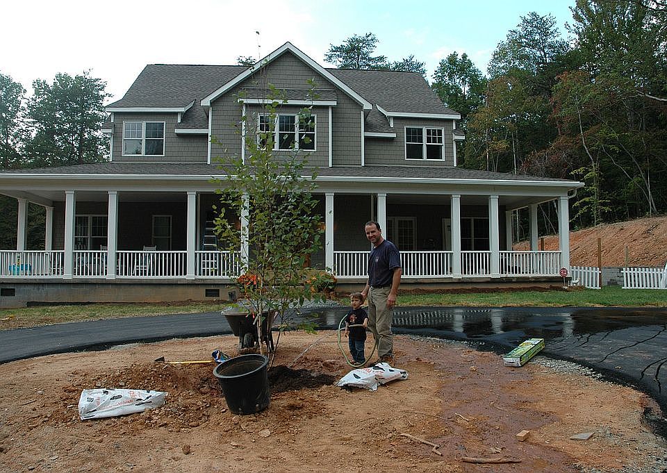 1st image of 119 Eaglewood Dr