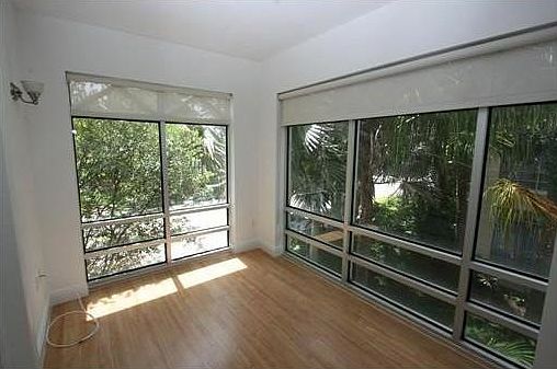 5th image of 1572 Meridian Ave APT 3