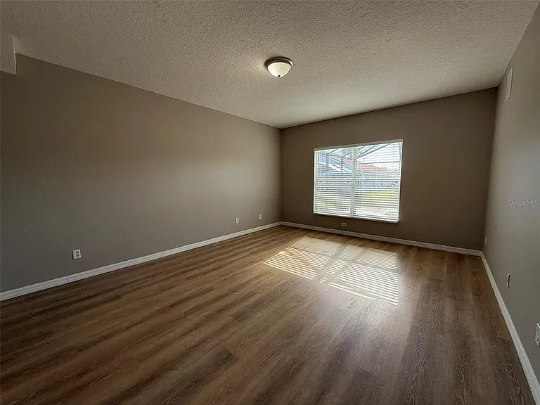 1153 Solana Cir — Photo 13