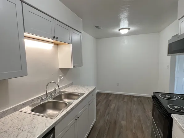 851-855 E Washington Ave, Vinton, VA 24179