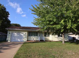 2631 W Overhill Rd, Peoria, IL 61615