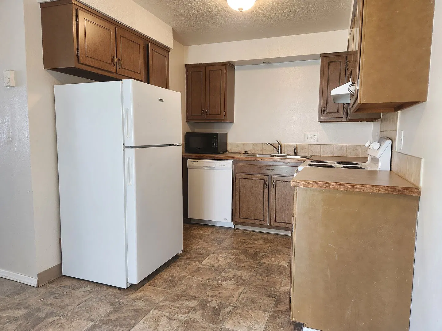 853-859 S. White Cloud Ave. — Photo 3