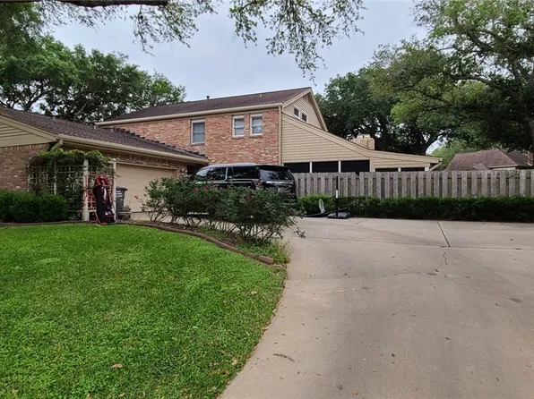 301 Woodglenn Dr, Victoria, TX 77904