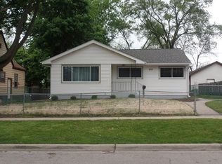 430 Ann St, Elgin, IL 60120