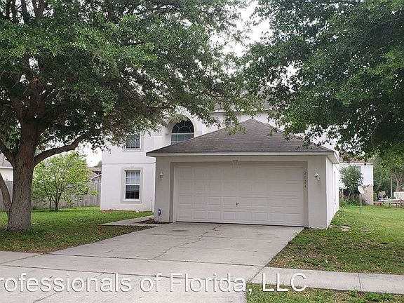 3rd image of 2024 Elmhurst Ln