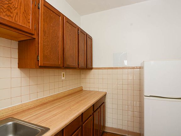 3rd image of 4656 N Elston Ave APT C4