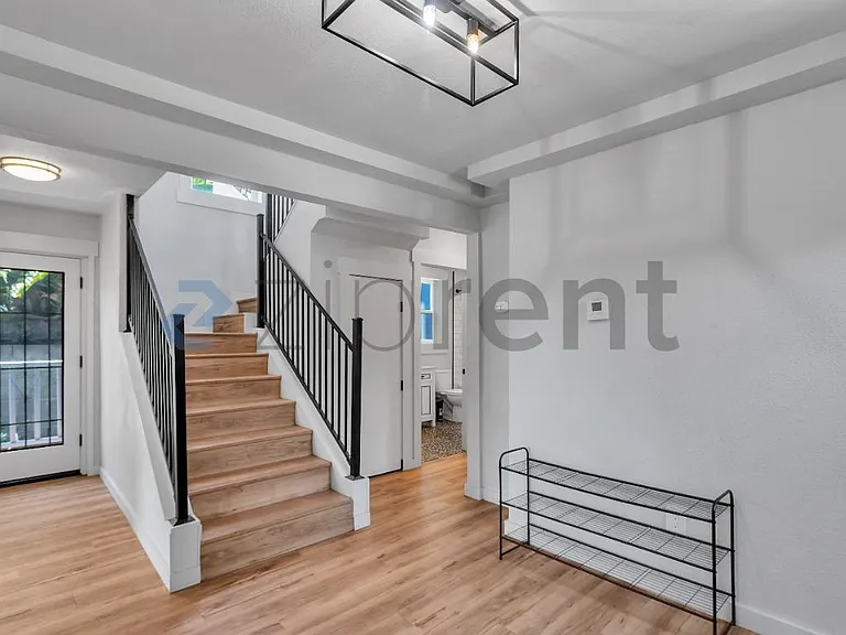 3031 Chestnut St — Photo 4