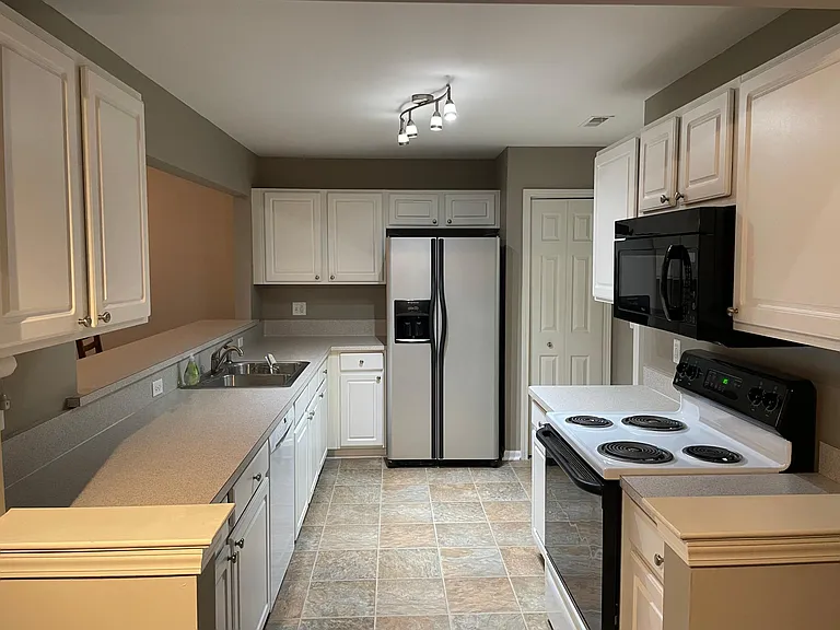 1881 Flagstone Cir — Photo 5