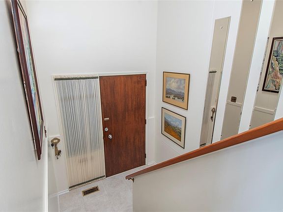 5th image of 353 Aitken St