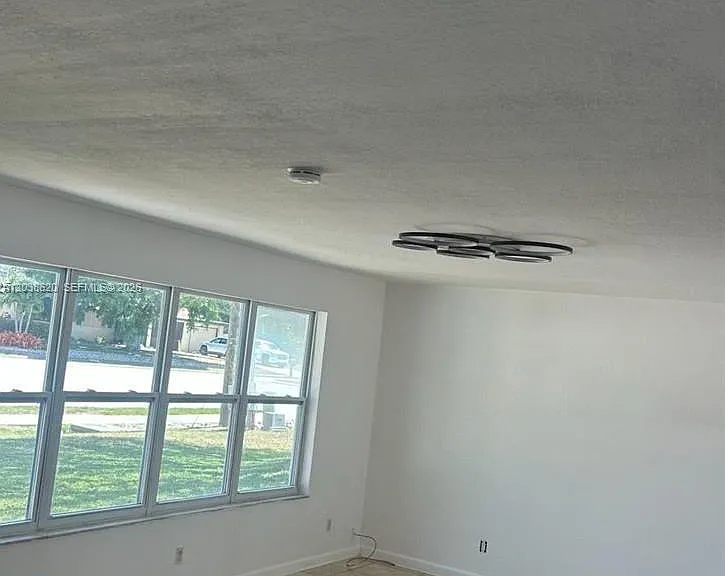 4020 Country Club Blvd — Photo 3