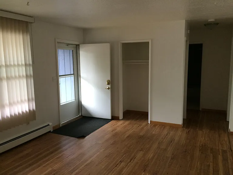 719 Edward St #B — Photo 9