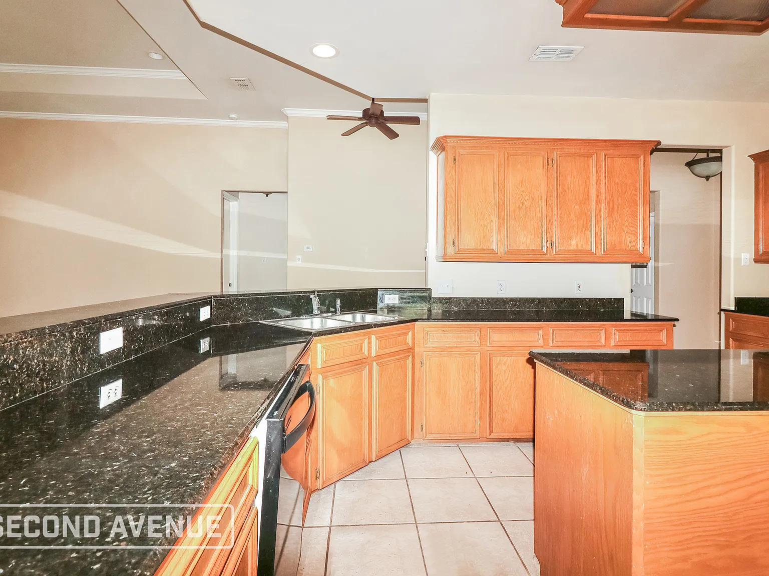 4 bed, 2.5 bath, 2188 sqft, $2,150 — Photo 3