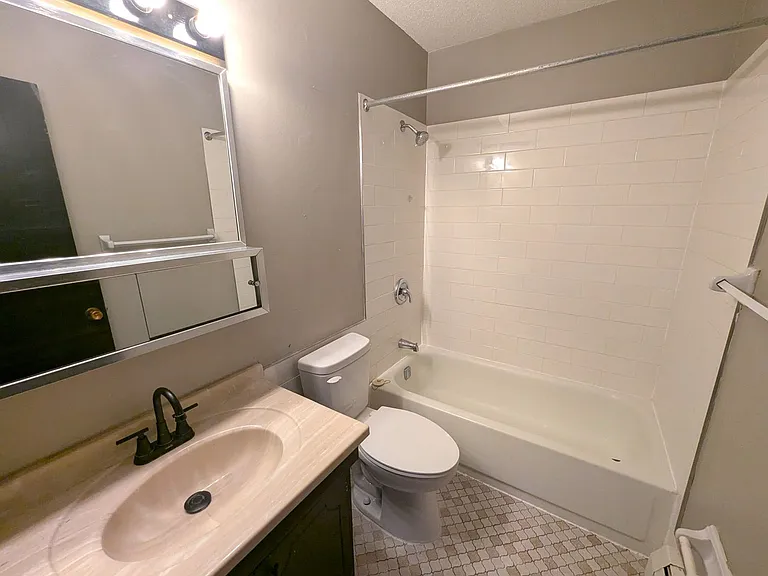3100 Girard Ave S — Photo 36