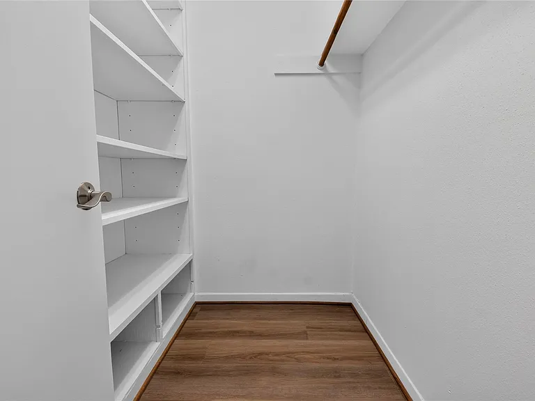 1334 Country Place Dr — Photo 25