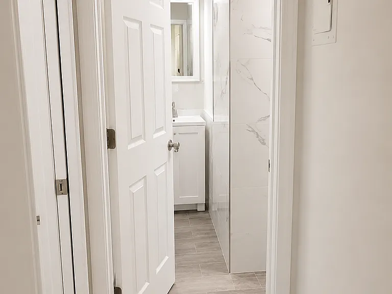 456 W 47th St #3B — Photo 7