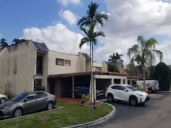 3rd image of 6524 Kendale Lakes Dr #D