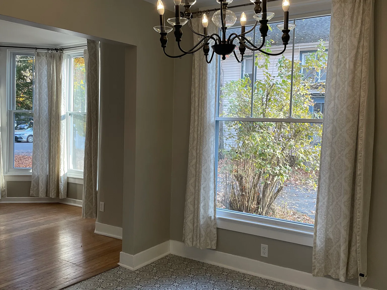 3 bed, 1100 sqft, $1,850 — Photo 4
