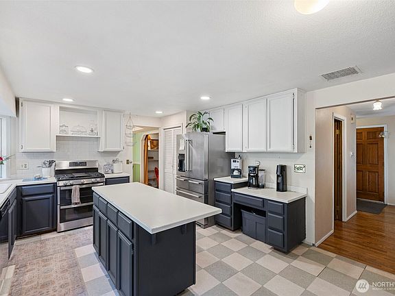 5th image of 16424 202nd Avenue NE