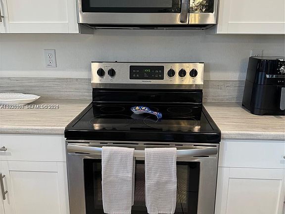 2nd image of 21441 NE 3rd Pl