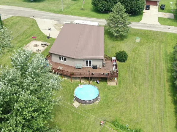 512 Seneca Heights Avenue, Gays Mills, WI 54631