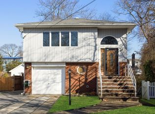 213 E Euclid St, Valley Stream, NY 11580