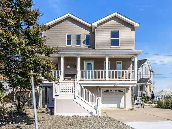 8 Marin Lane, Manahawkin, NJ 08050