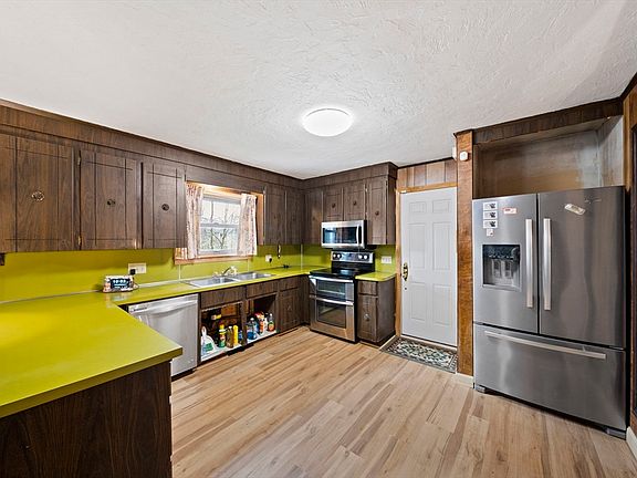 4th image of 298 Lisle St