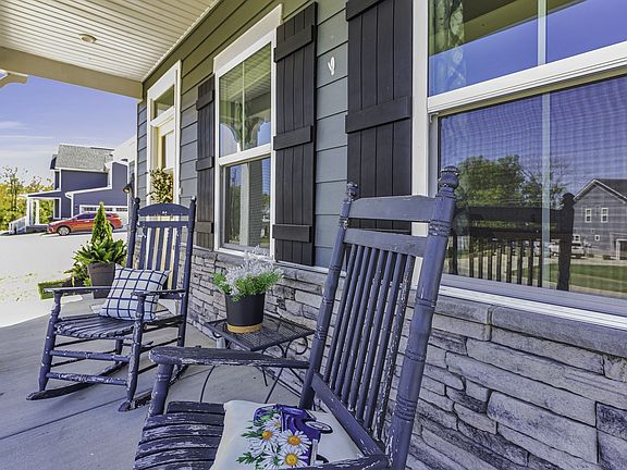 3rd image of 2802 Twin Knobs Dr