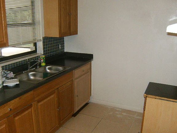 5th image of 4520 Balboa Dr