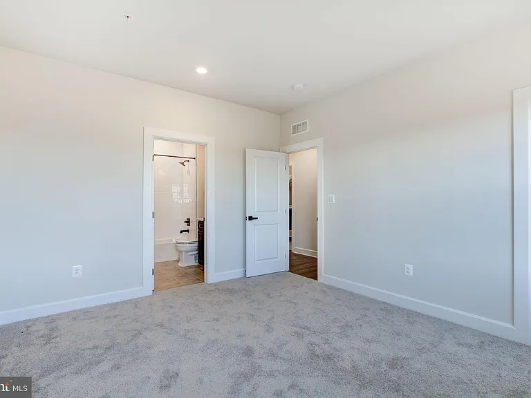6547 Clubhouse Dr — Photo 54