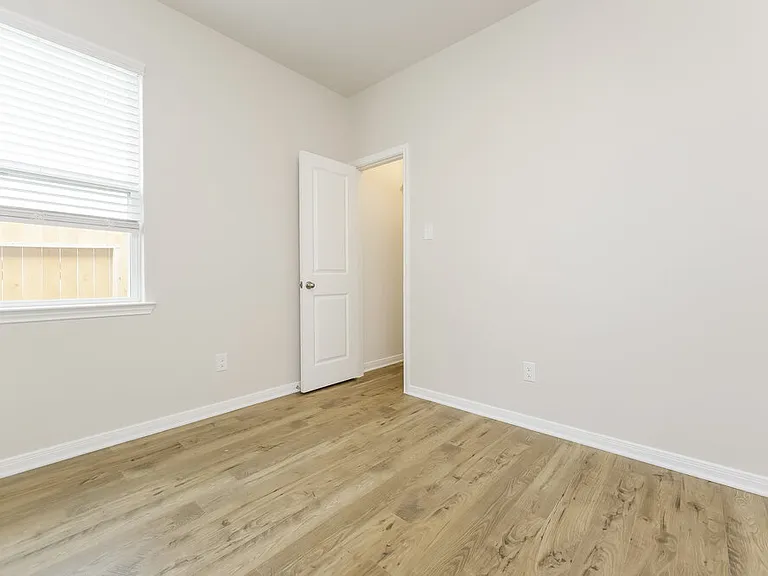 15663 Plum Brook Dr — Photo 13