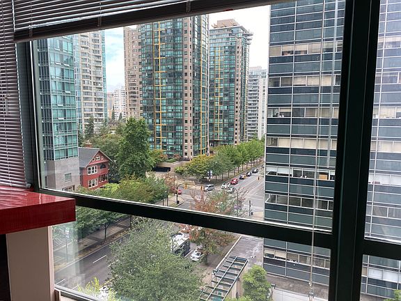 4th image of 1239 Georgia St W #805