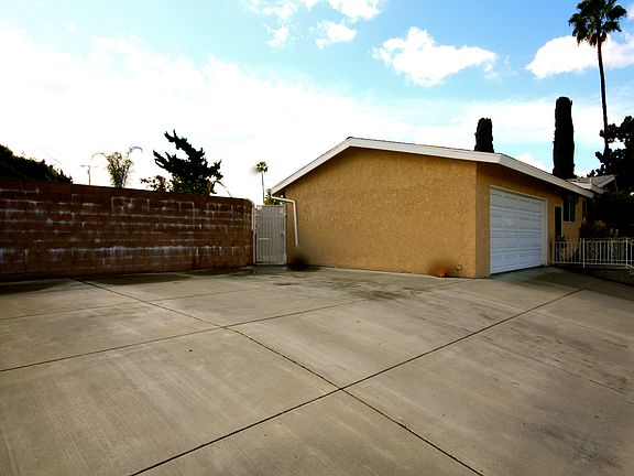4th image of 5372 N Grantland Dr