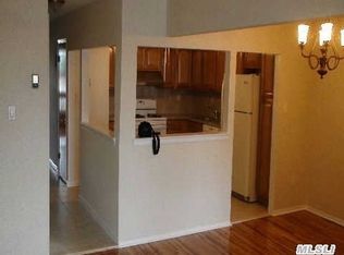 4353 164th St, Flushing, NY 11358