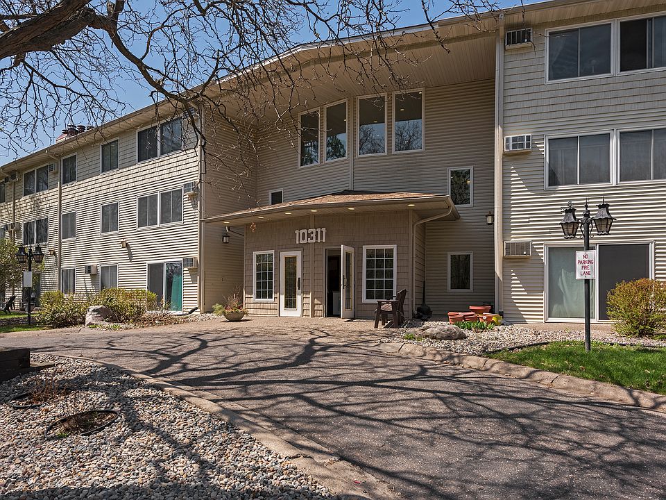 Beautiful condo available! 