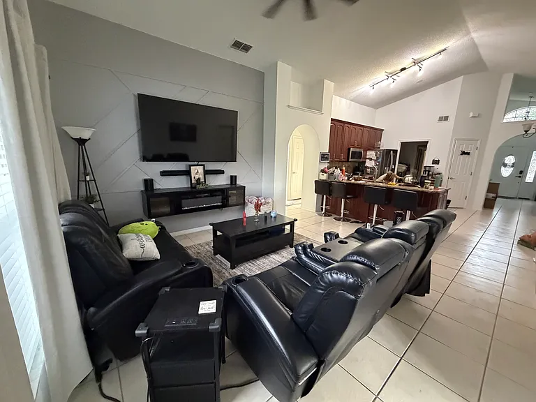 2503 Shelby Cir — Photo 24