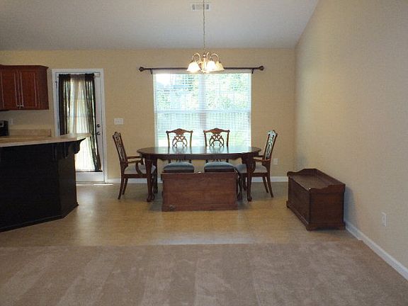5th image of 3046 Chamomile Ct