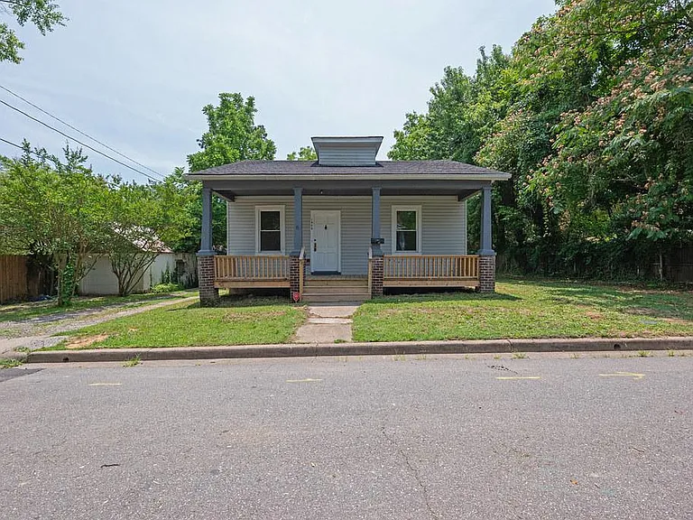 1505 Vista St — Photo 1