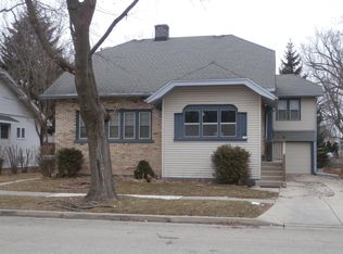 314 3rd St, City Of Oconomowoc, WI 53066