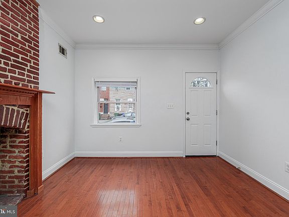 3rd image of 3710 E Pratt St
