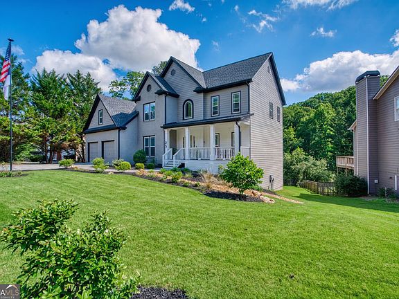 2nd image of 23 Gables Dr SE