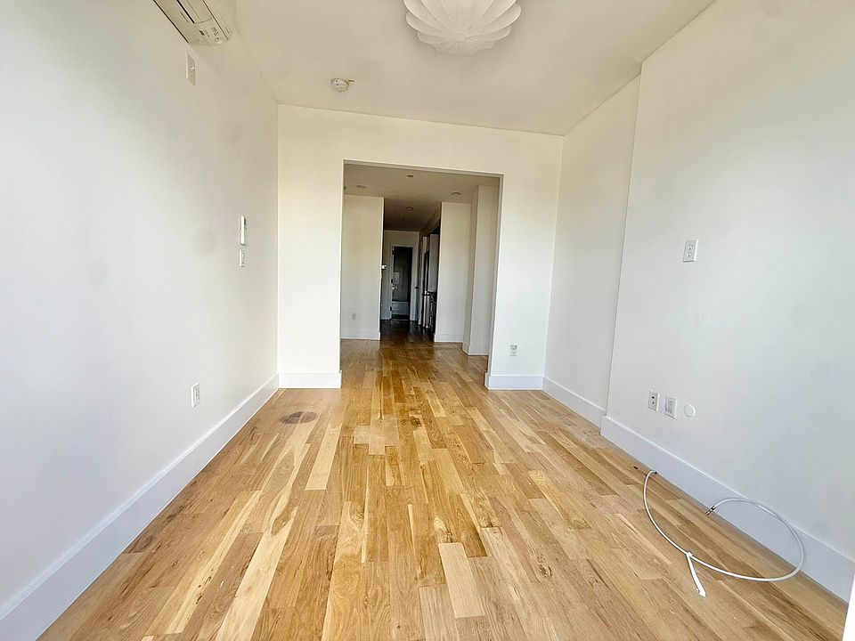 1st image of 830 Saint Johns Pl #5R