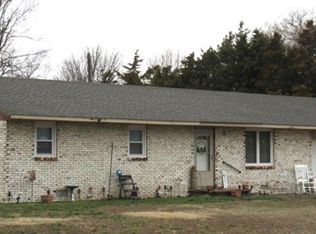 3311 Sycamore Rd, Hutchinson, KS 67502