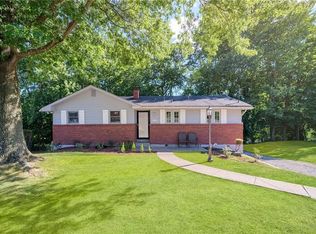 208 Rosebriar Dr, Glenshaw, PA 15116