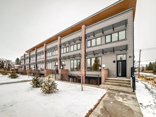 6708 Bowness Rd NW #5, Calgary, AB T3B 0G3